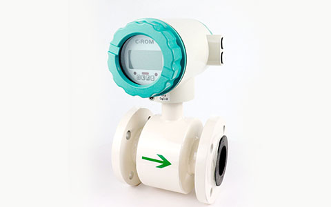 電磁流量計 乳白色.JPG 電磁流量計 乳白色.JPG